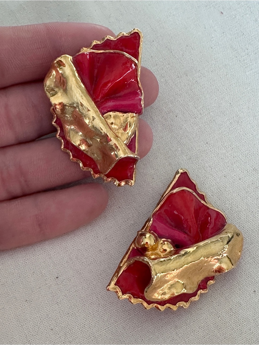 Vtg Amy Lacomb Red Enamel 24k Gold plated Clip-On Earrings Signed